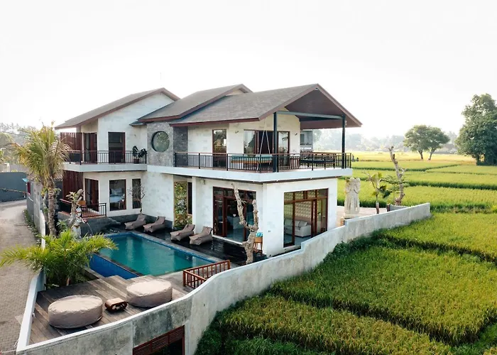 Kari Senja Luxury Villa
