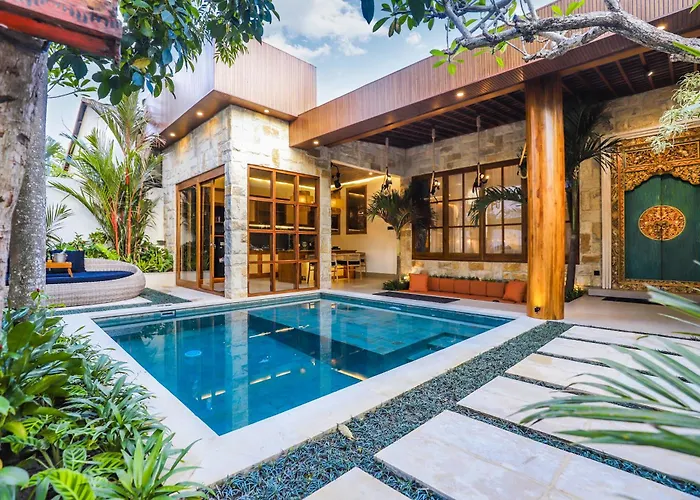 Villa New Batavia - Modern Luxury & Cultural Fusion
