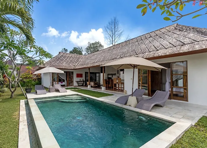 Villa Candi Kecil Tiga By Villa Finder