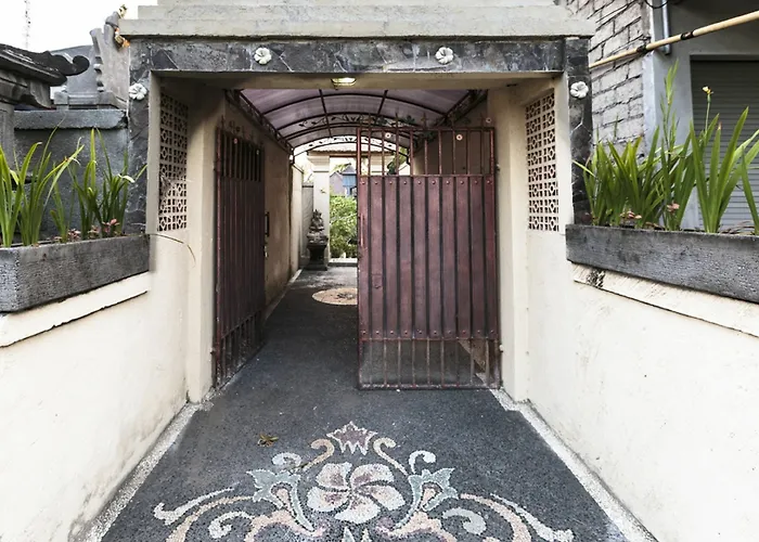Murni\'S Villa Kelor