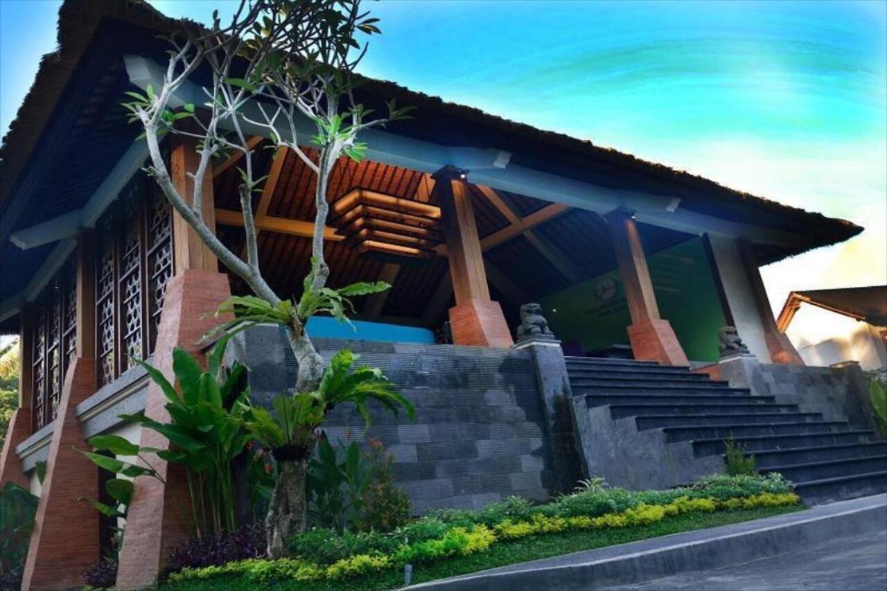 Full Moon Holiday park 4*