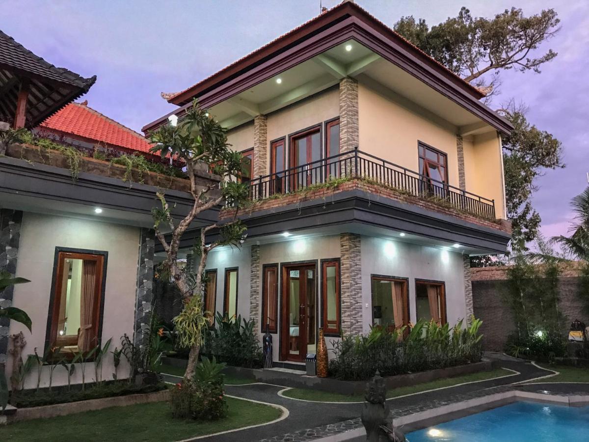 Villa Dira *