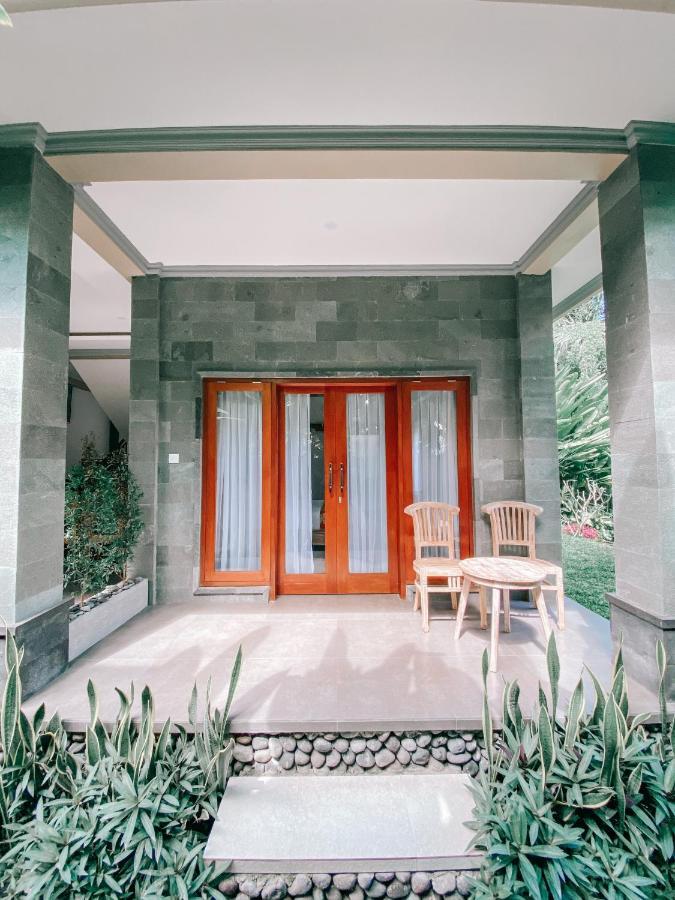 Guest house Umah Kayu 2*