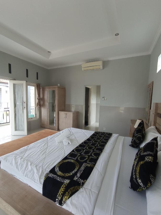 Aya Redpartner Wisma tamu 3*