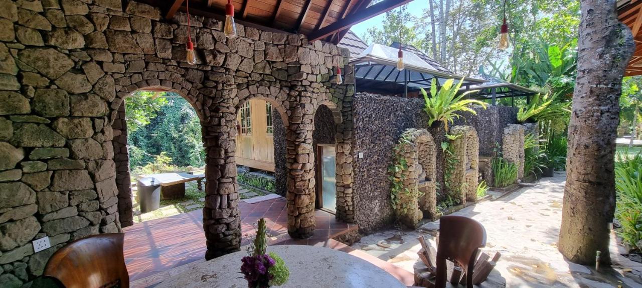 Avalon Castle & Ubud