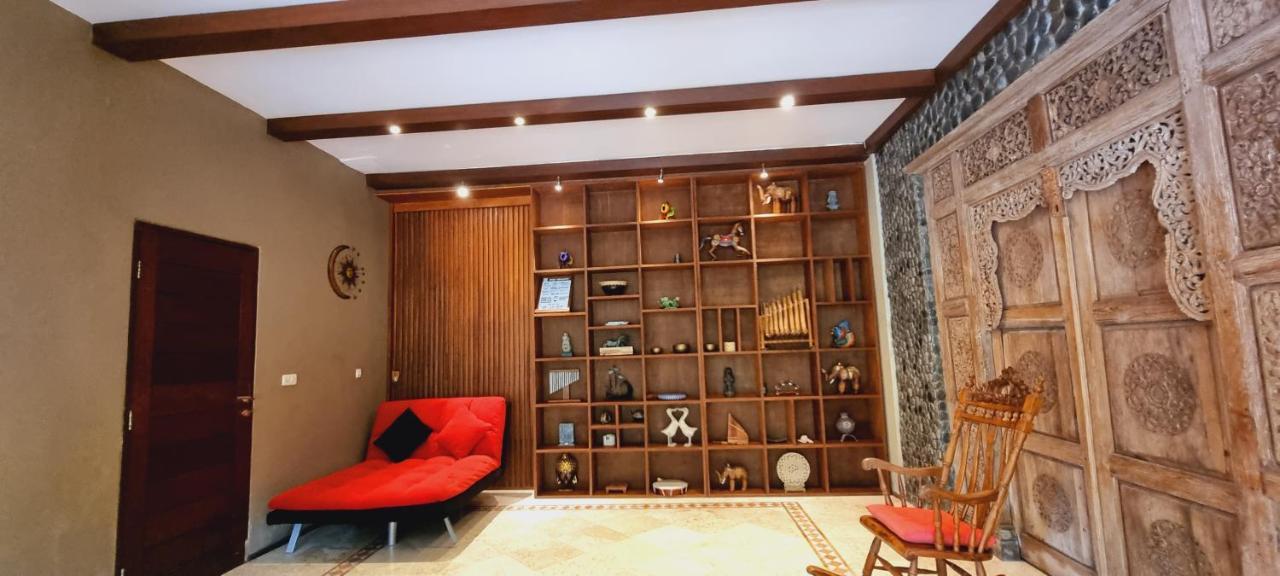 Avalon Castle & Ubud