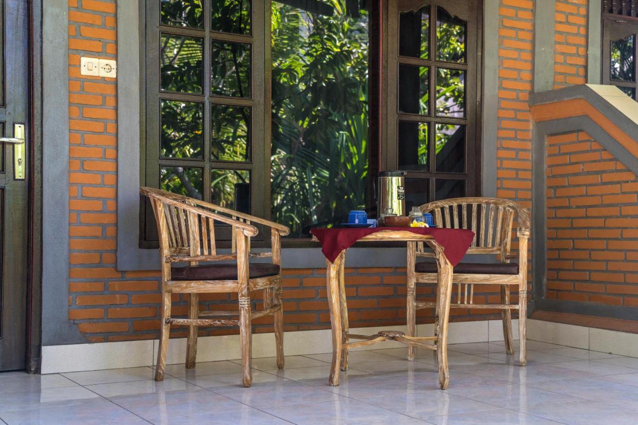 Wisma tamu Adi Santia *