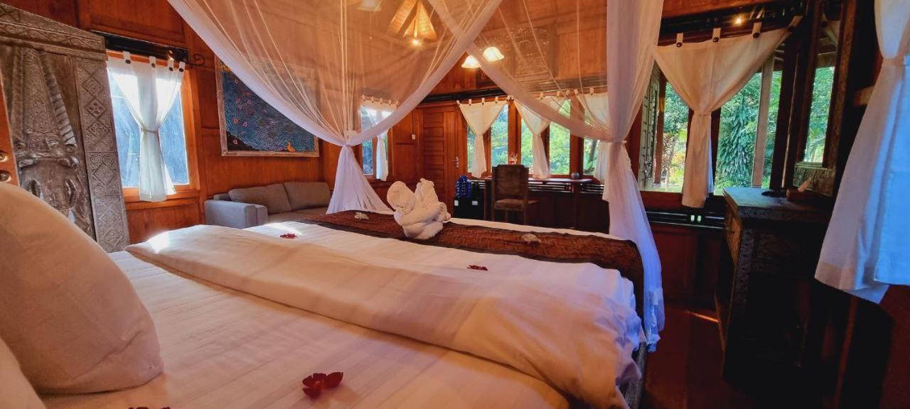 Avalon Castle & Ubud