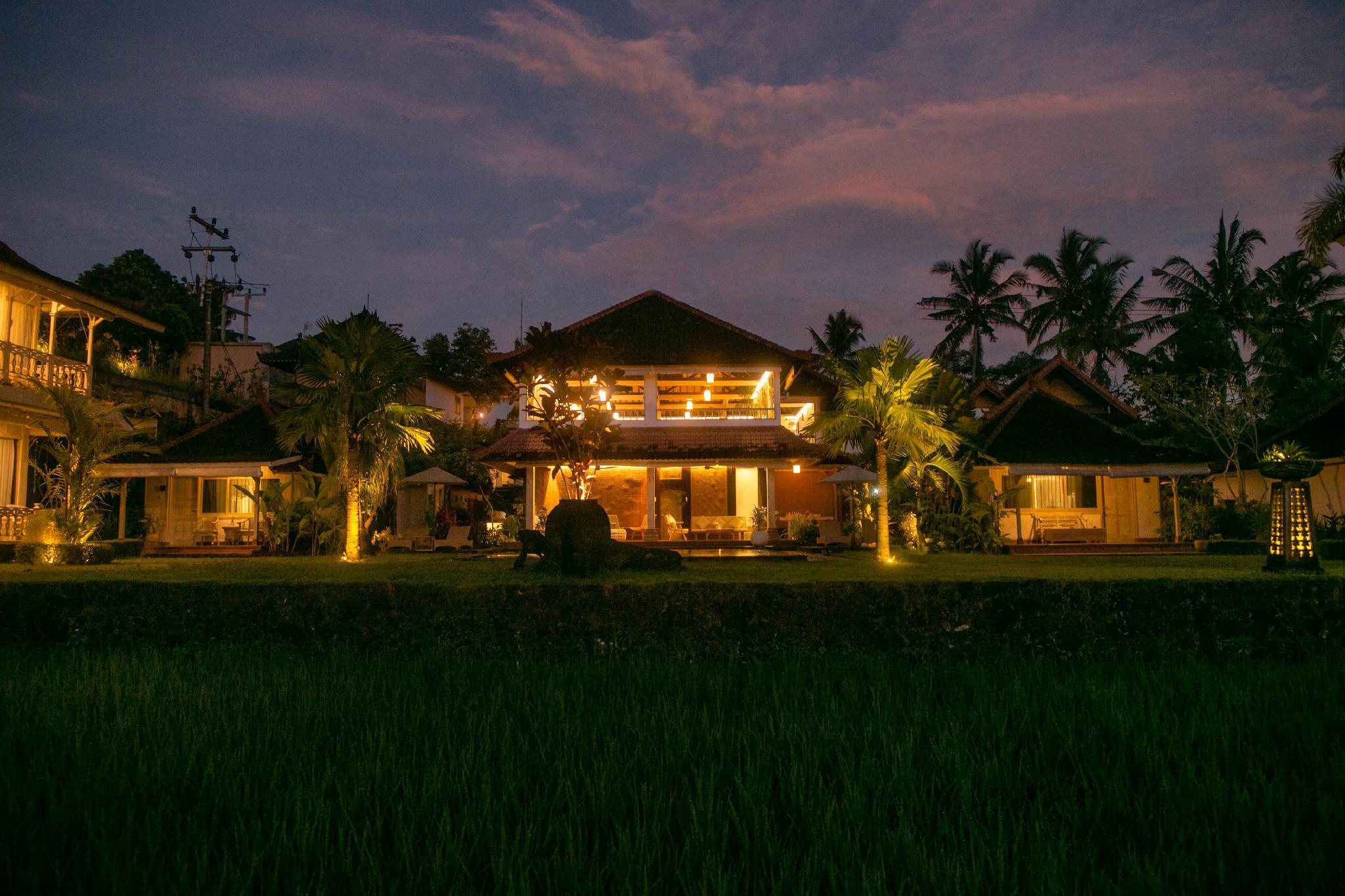 Hotel B Saya