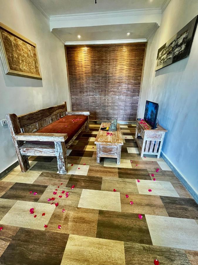 Guest house Sanggraloka 3*