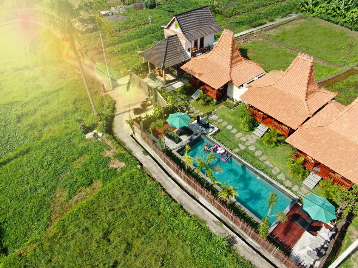 Romantic Deluxe 0ne-bedroom Wooden 3 * Ubud (Bali)
