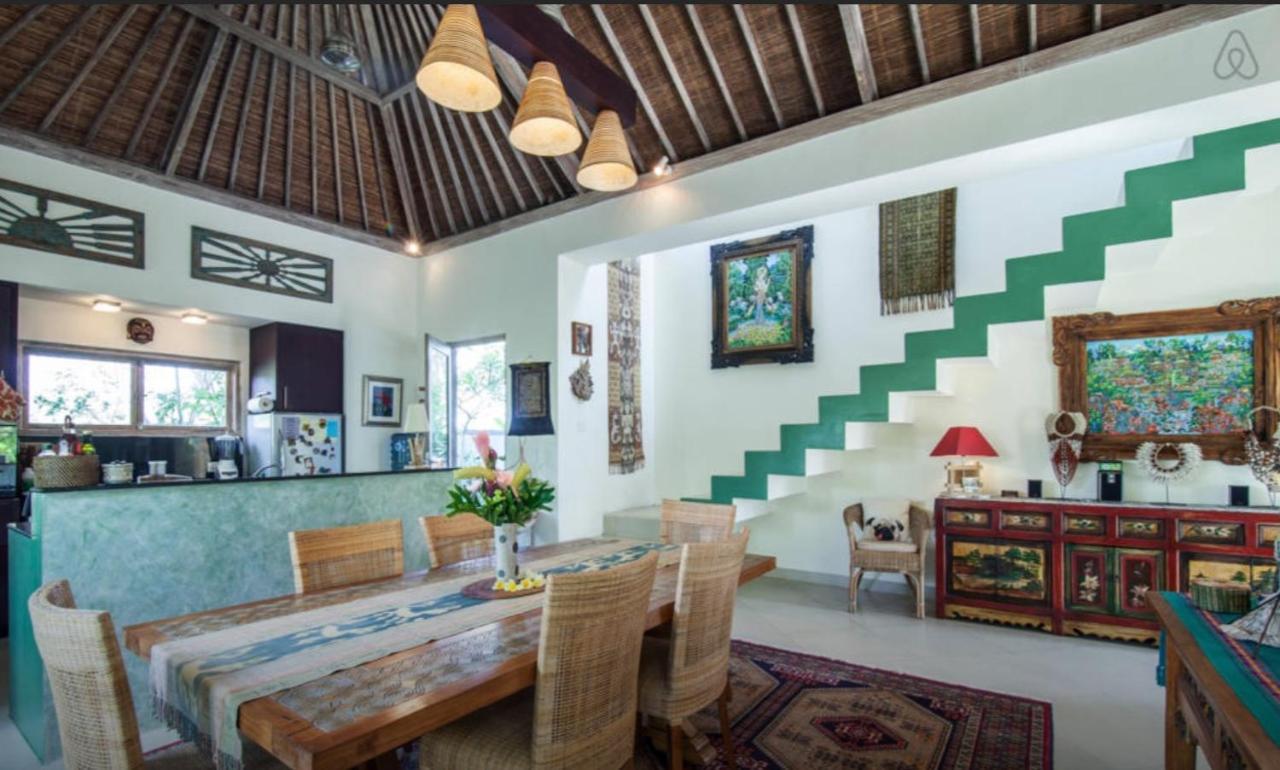 Artsy 2 Bed Villa/ubud/pool/ac/gardens/penestanan