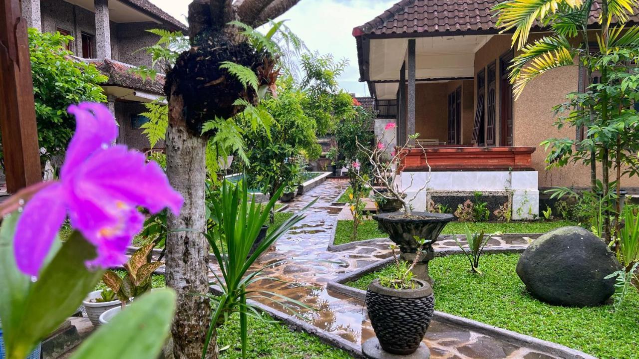 Gusti Home Stay Ubud *