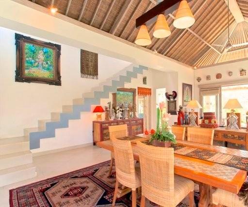 Artsy 2 Bed Villa/ubud/pool/ac/gardens/penestanan Villa