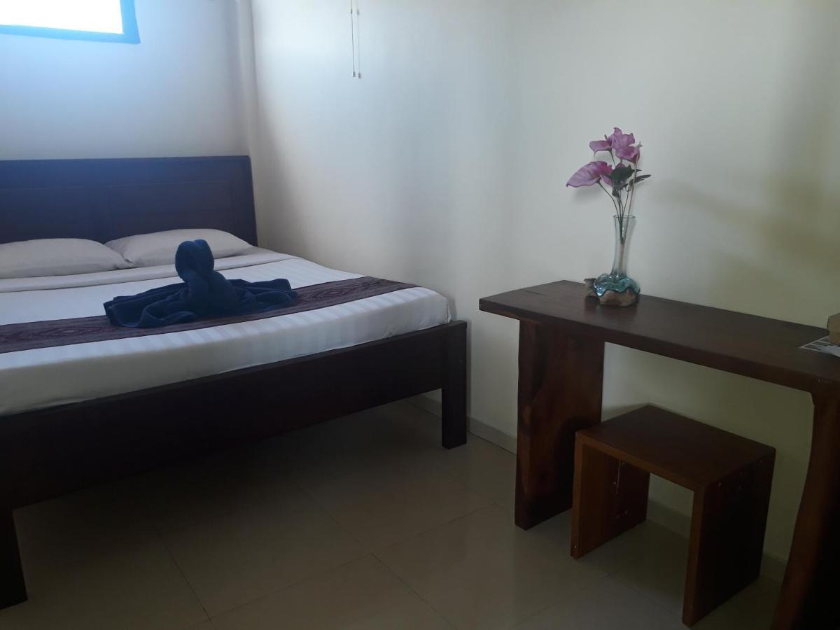 Wisma tamu Adi House *
