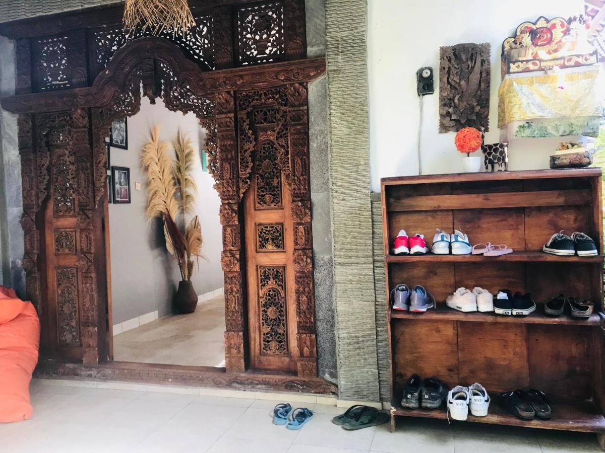 Yasa Backpackers House *