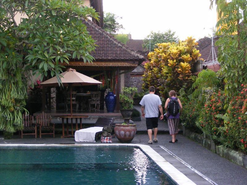 Jalan Jalan & Guest house