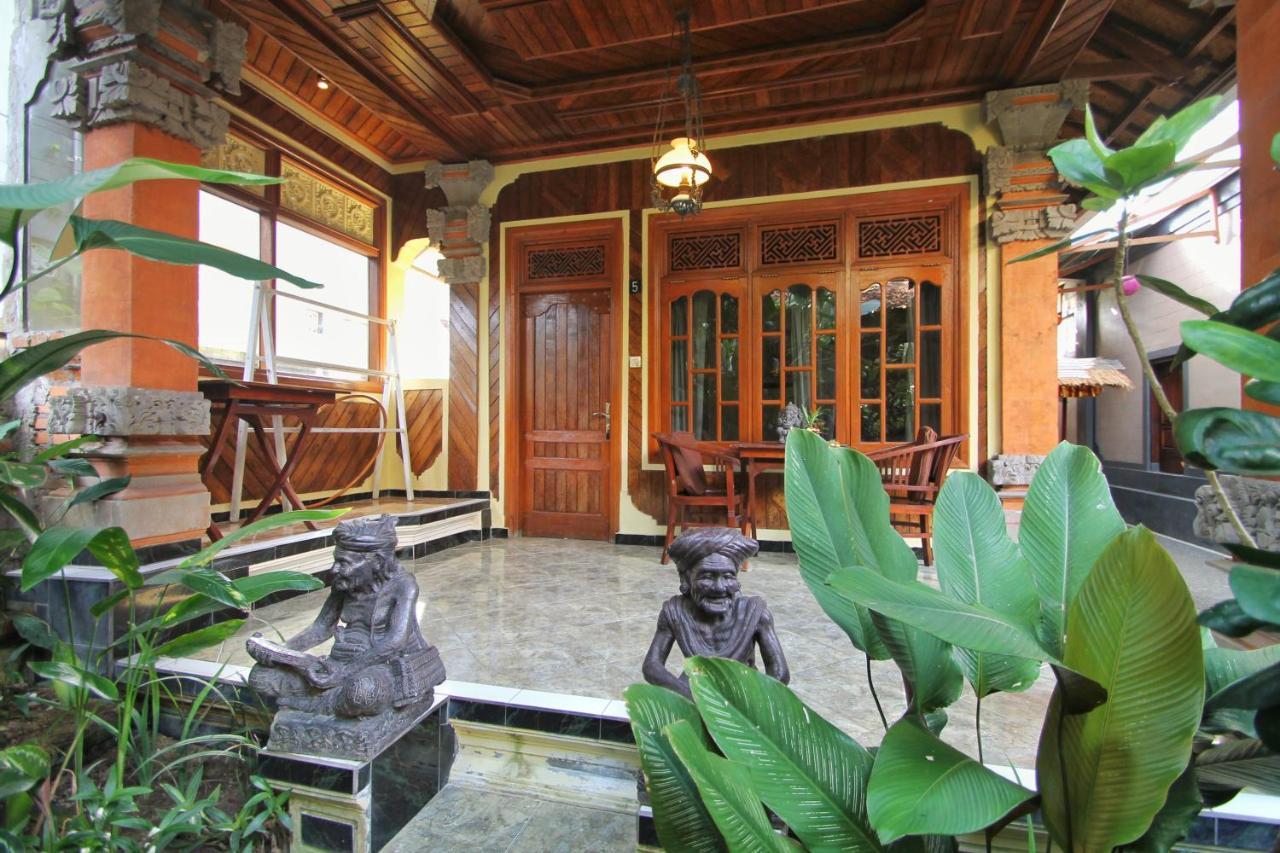 Hibiscus * Ubud