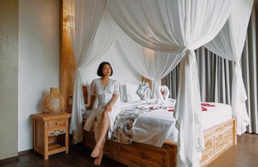 Hotel Santosha & 3*