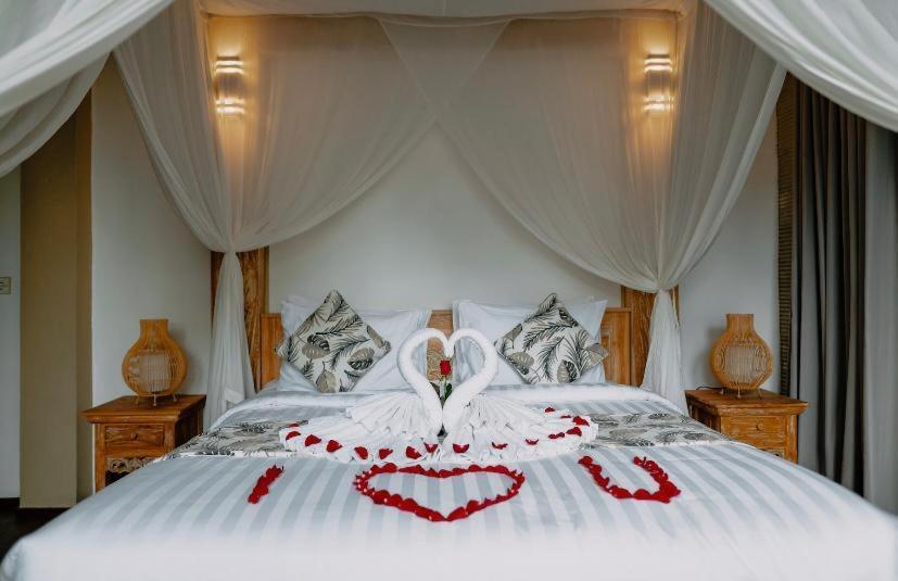 Hotel Santosha &