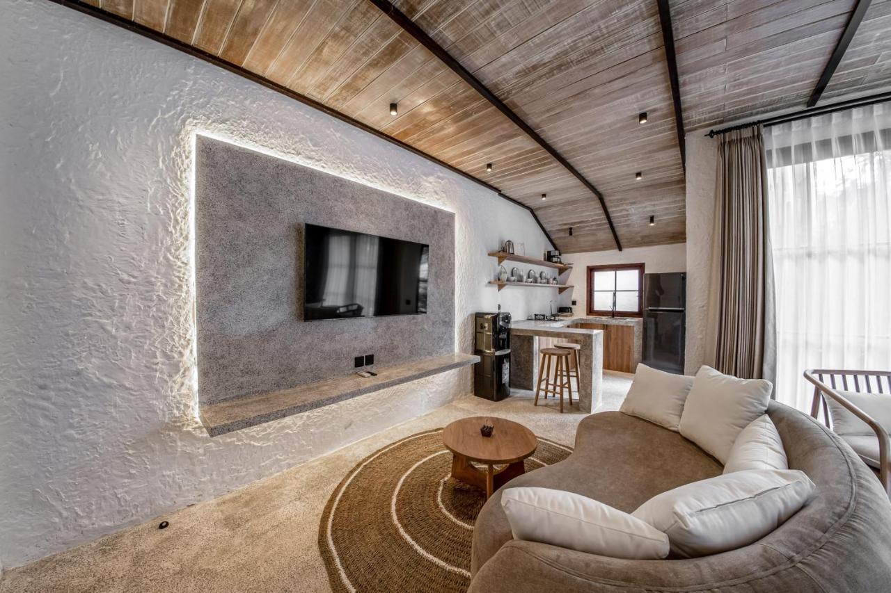 Putri Salju By Evdekimi - Scenic Terrace In The Artistic Heart Of - Long Extras Villa