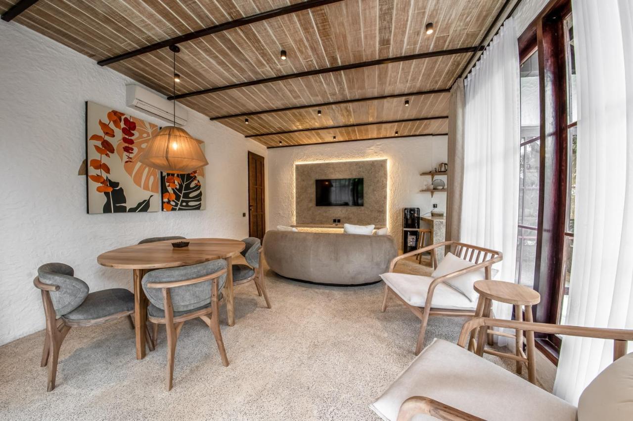 Putri Salju By Evdekimi - Longer Rewards Villa