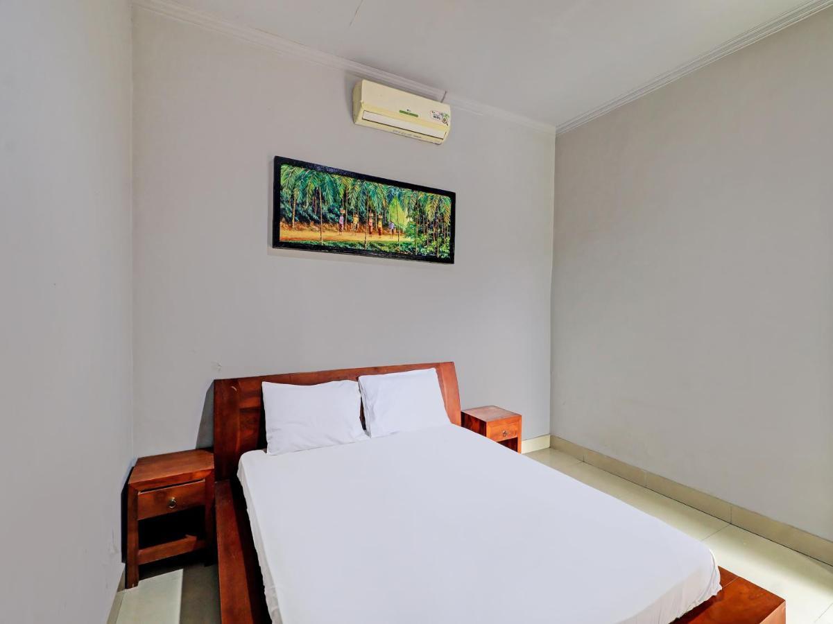 Oyo 92203 Tata Hotel