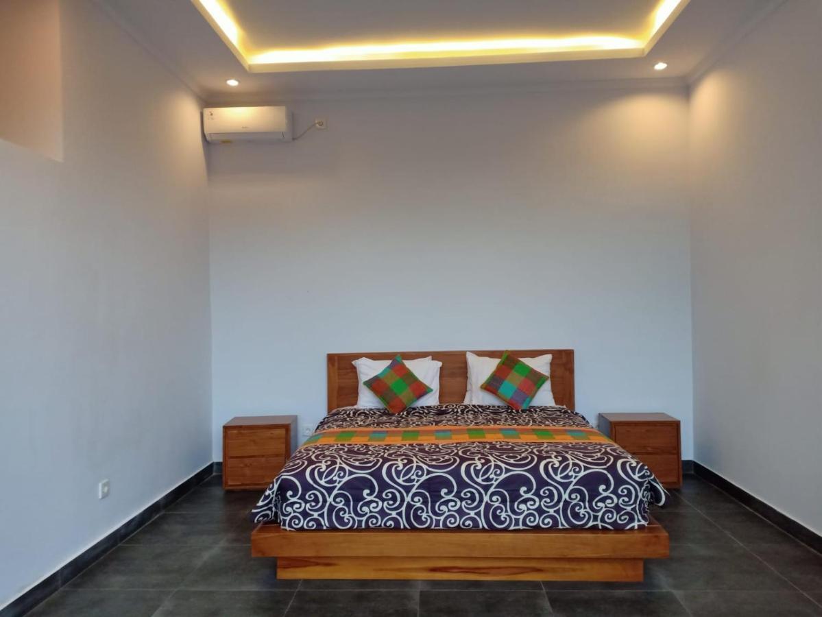 Semanggi Private Villa *