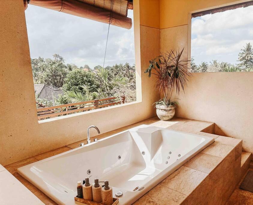 Beautiful In Center With Pool Villa Ubud (Bali)