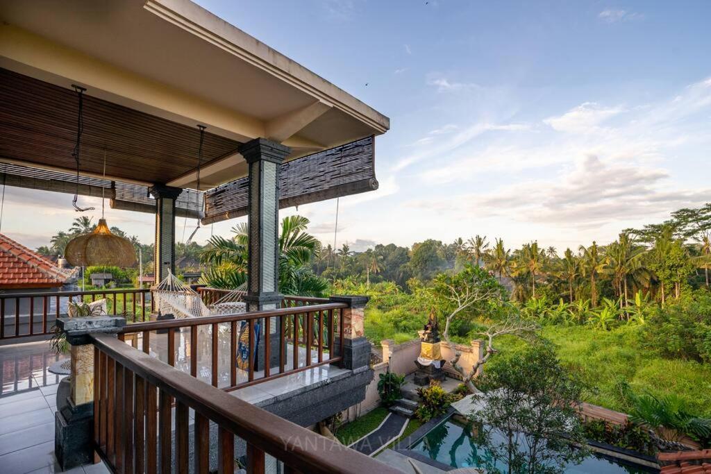 Beautiful 3 Bedroom Jungle View Villa Ubud (Bali)