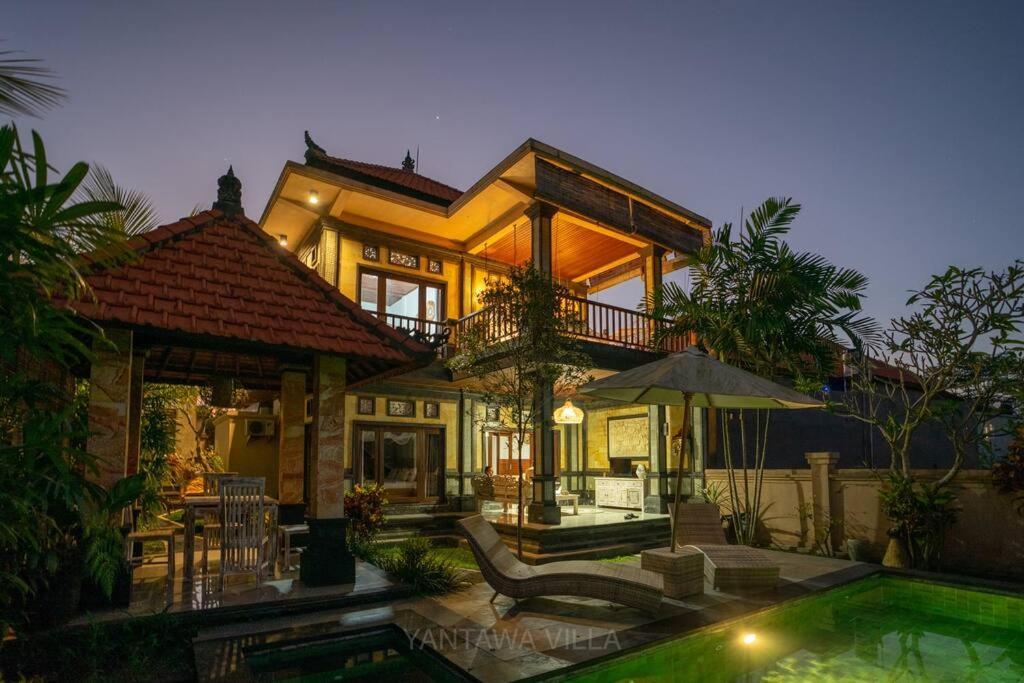 Beautiful 3 Bedroom Jungle View Villa *
