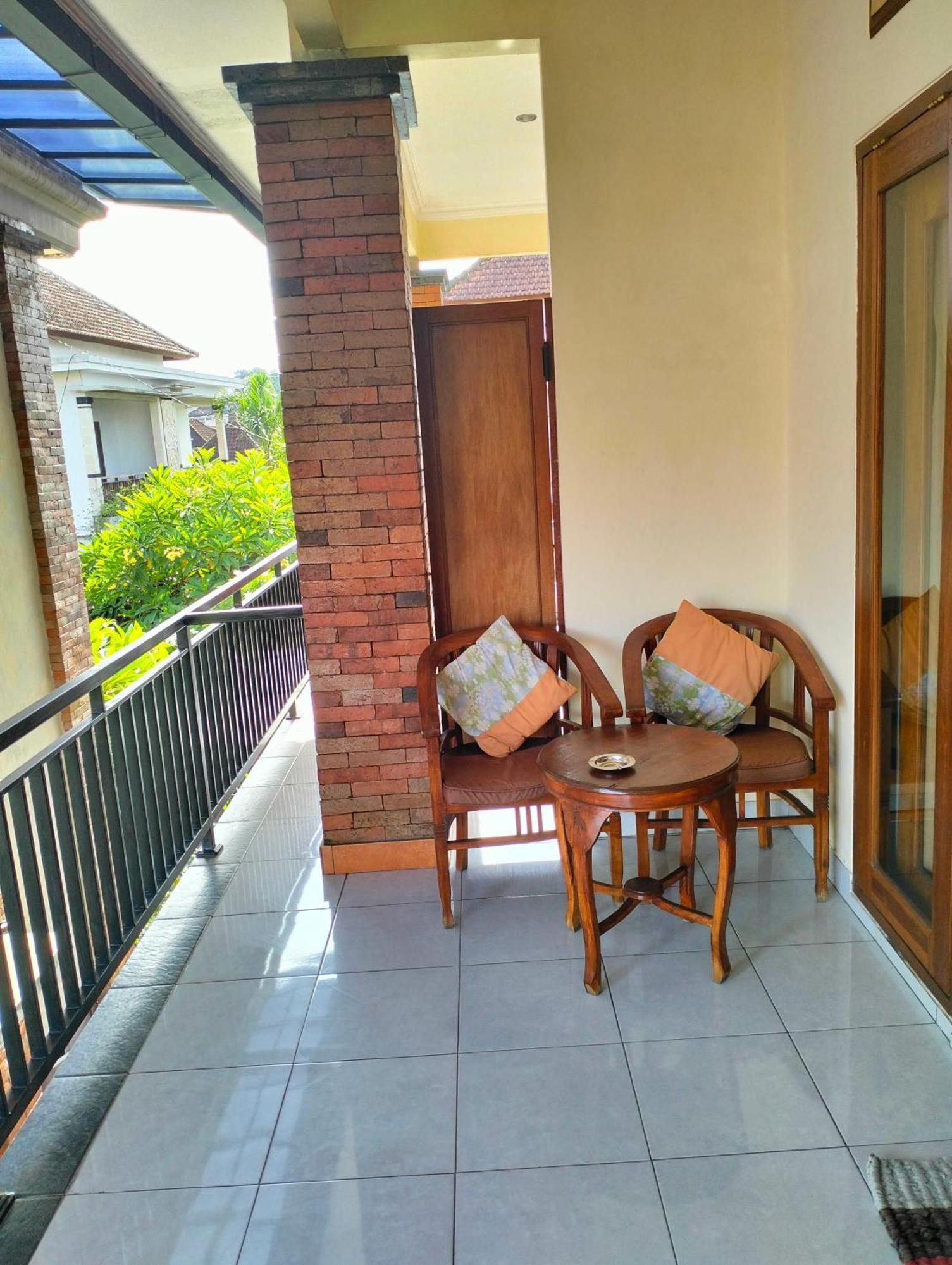 Rumah tetamu Nami House 2*