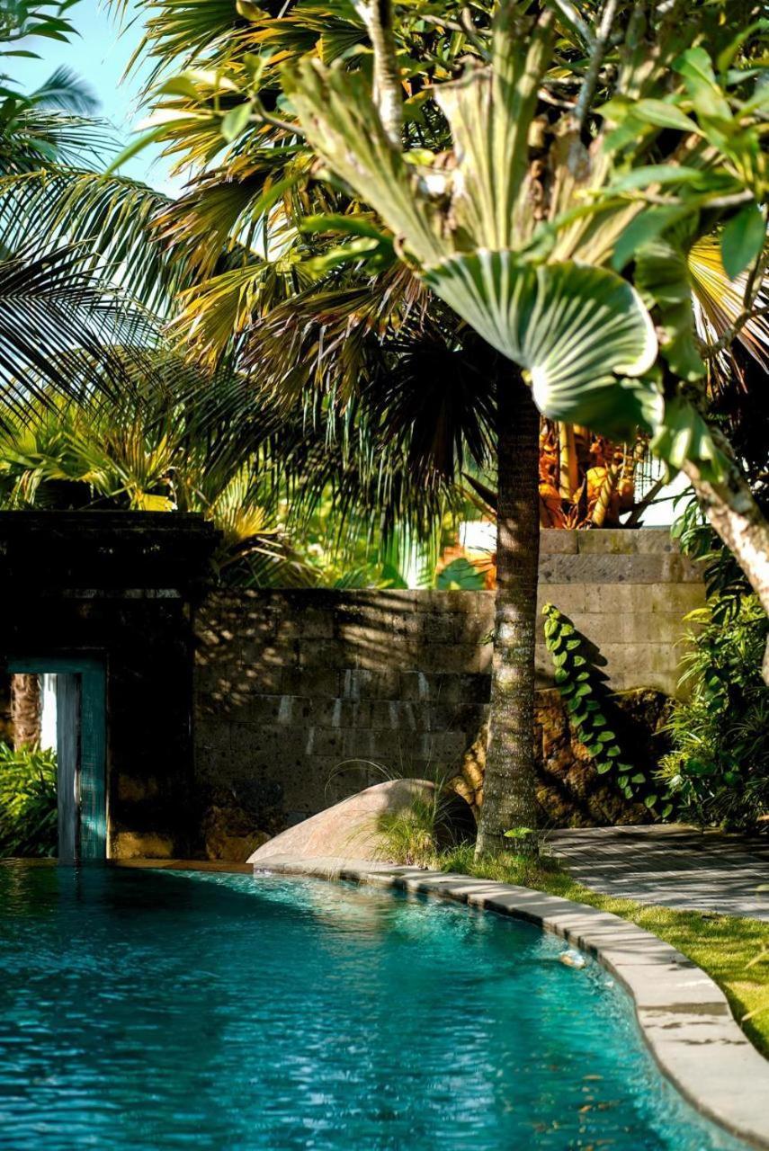 Govala & * Ubud