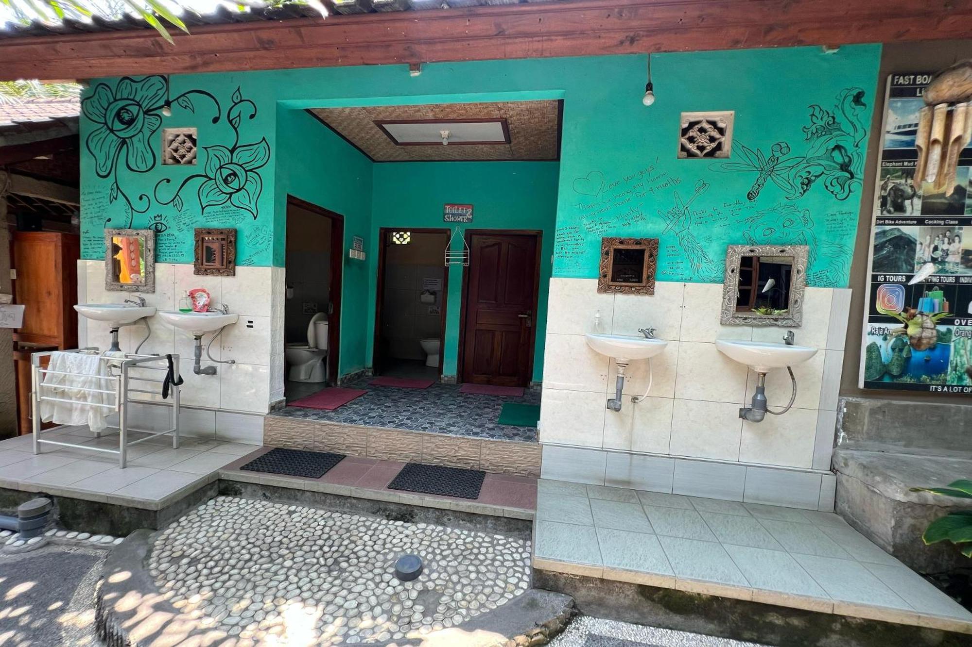 Padi-padi & Bar *