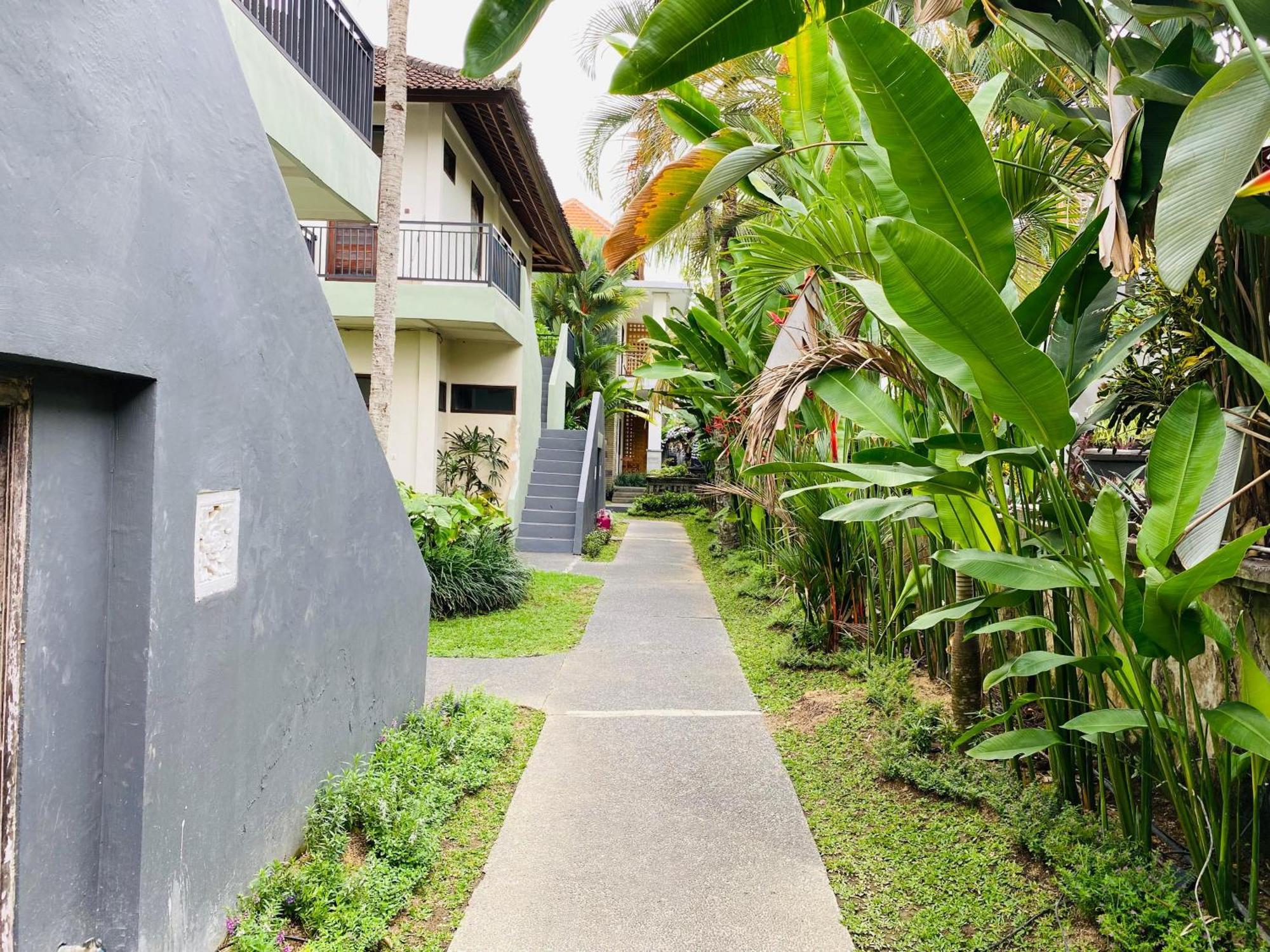 Putri Ayu Holiday park 3*