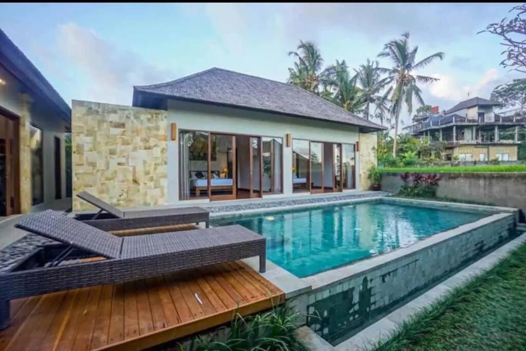 Daisy Villa *