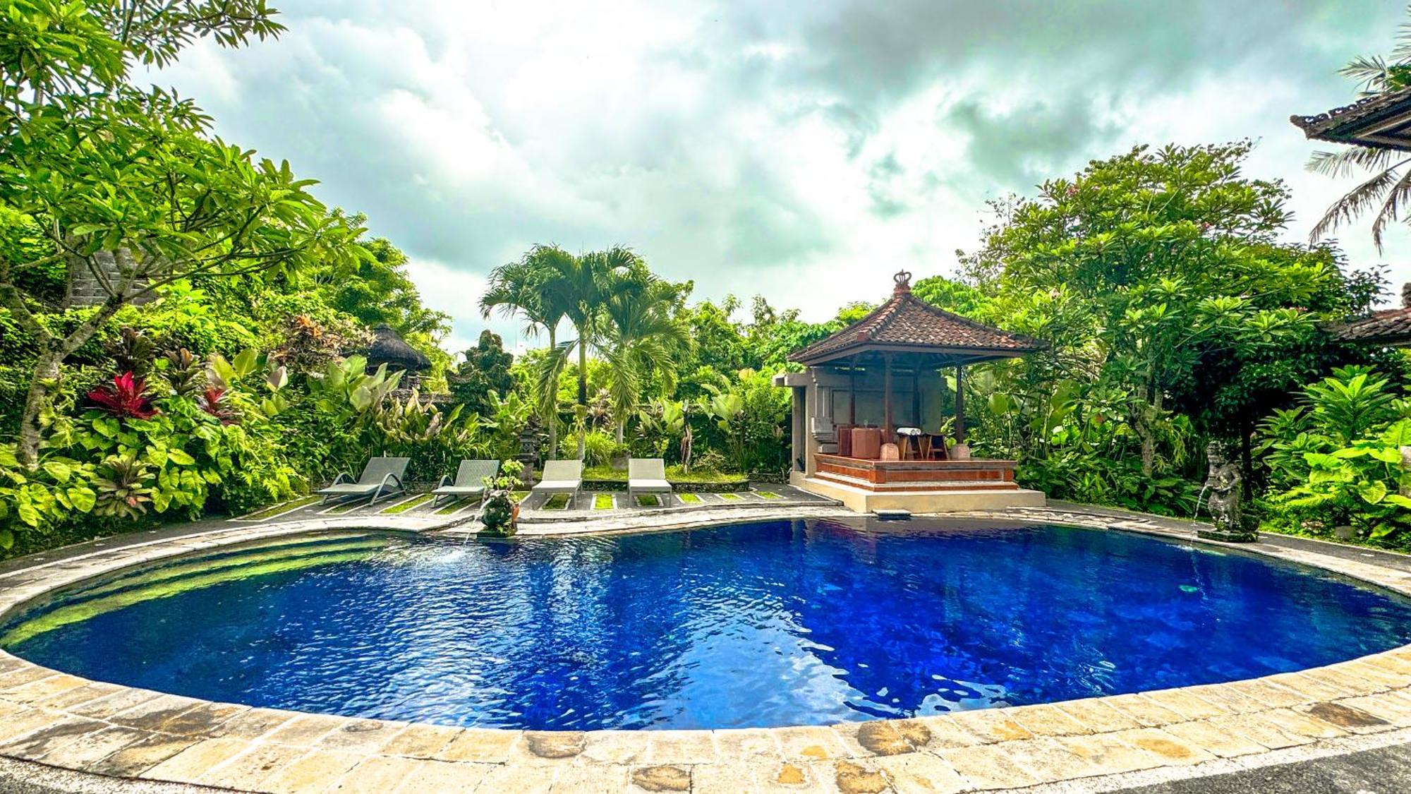 Wisma tamu Garden View