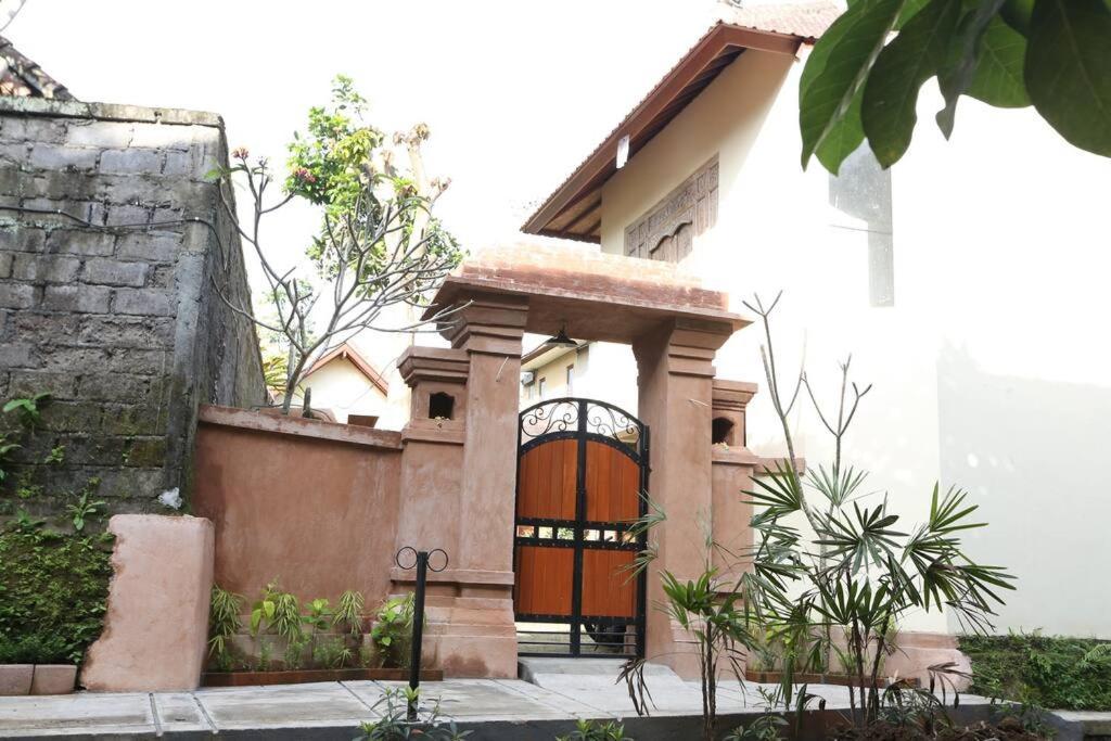 Oasis. Central - Casa Tepi Kali 1 *
