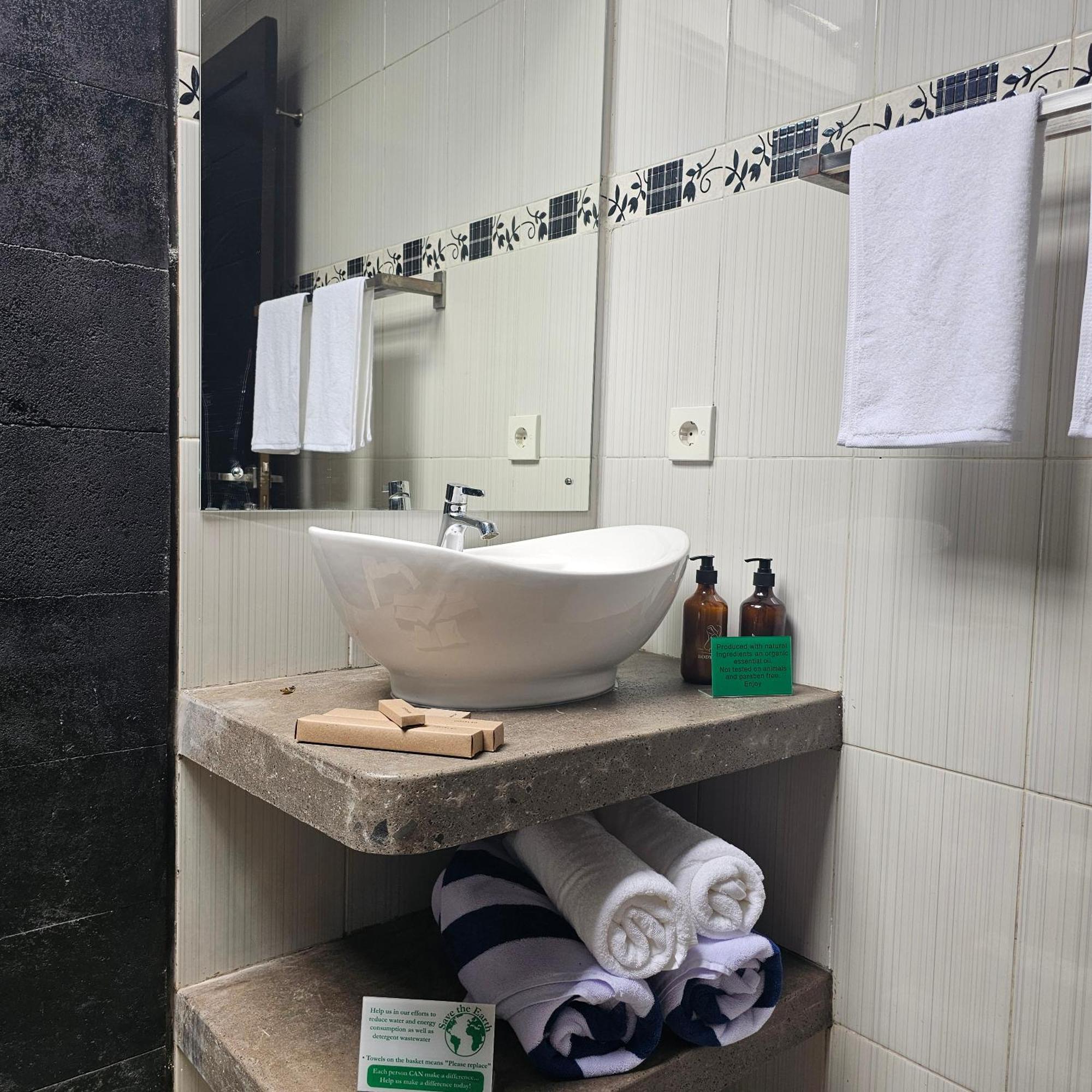 Chandi Hotel 3*