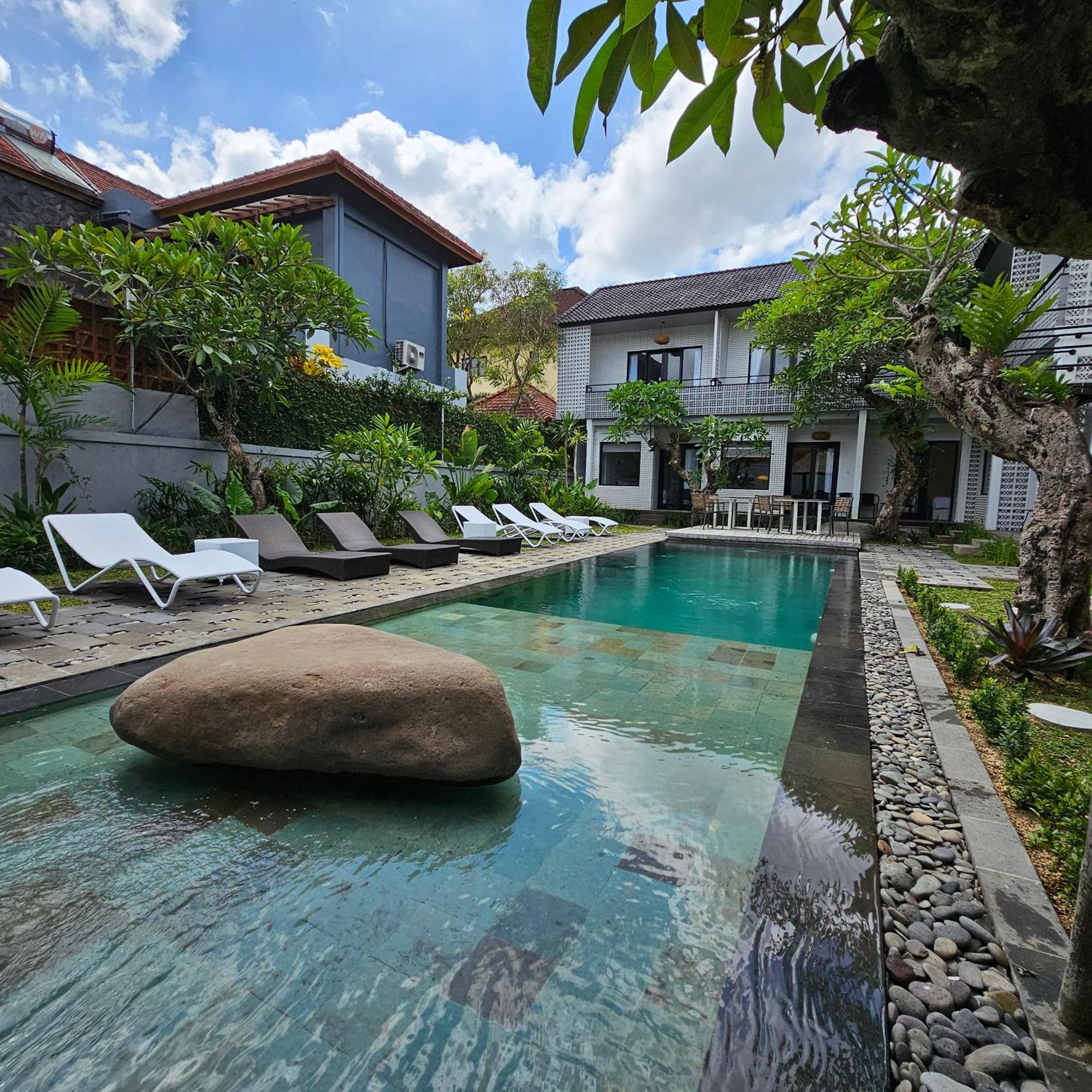 Hotel Chandi 3*