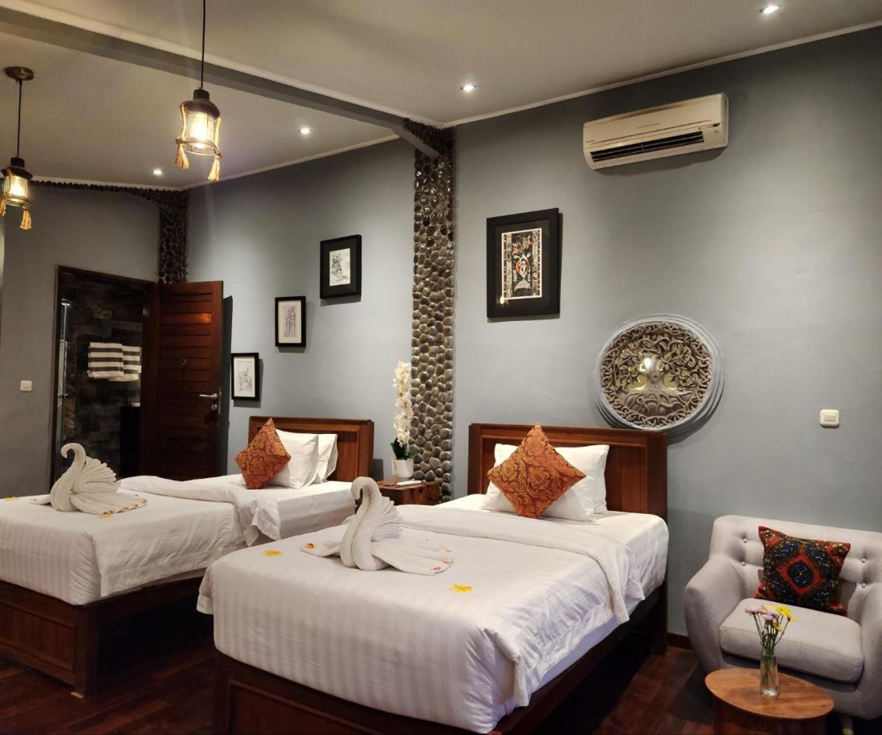 Avalon Castle & * Ubud