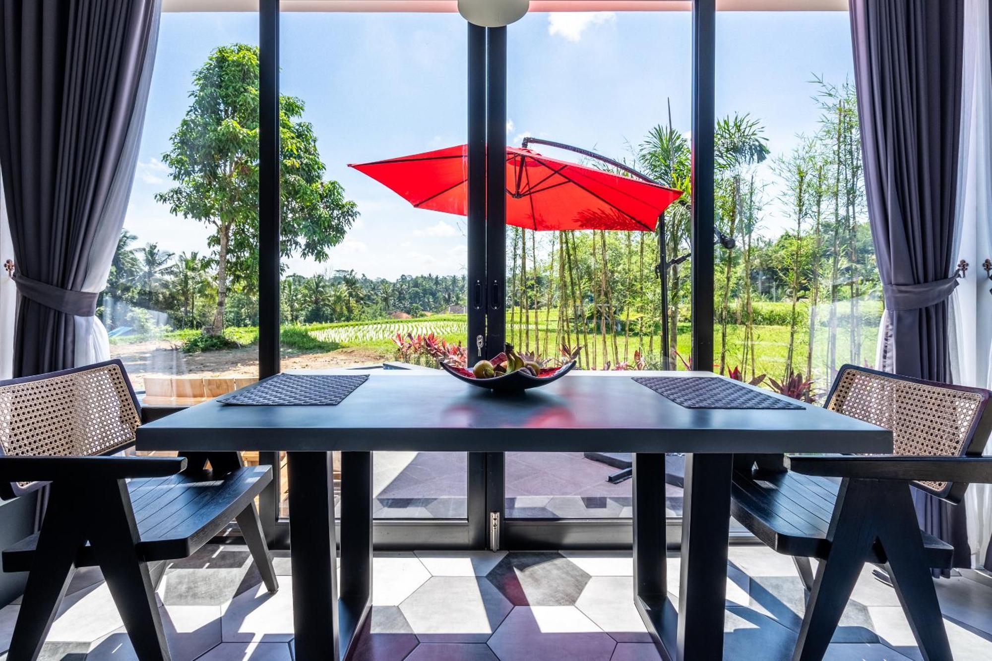 Maple Ridge Villa *