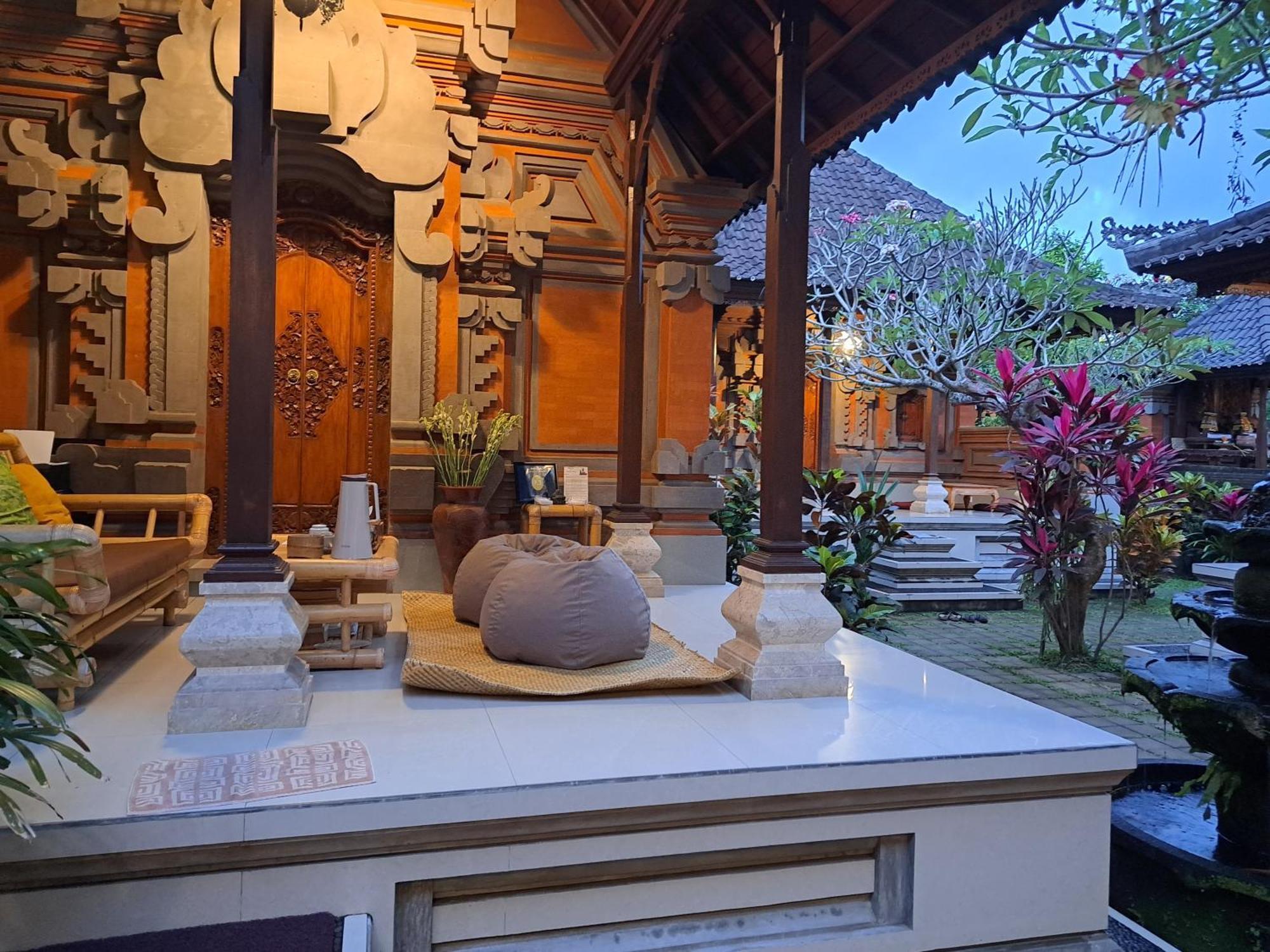 Sahadewa House Guest house