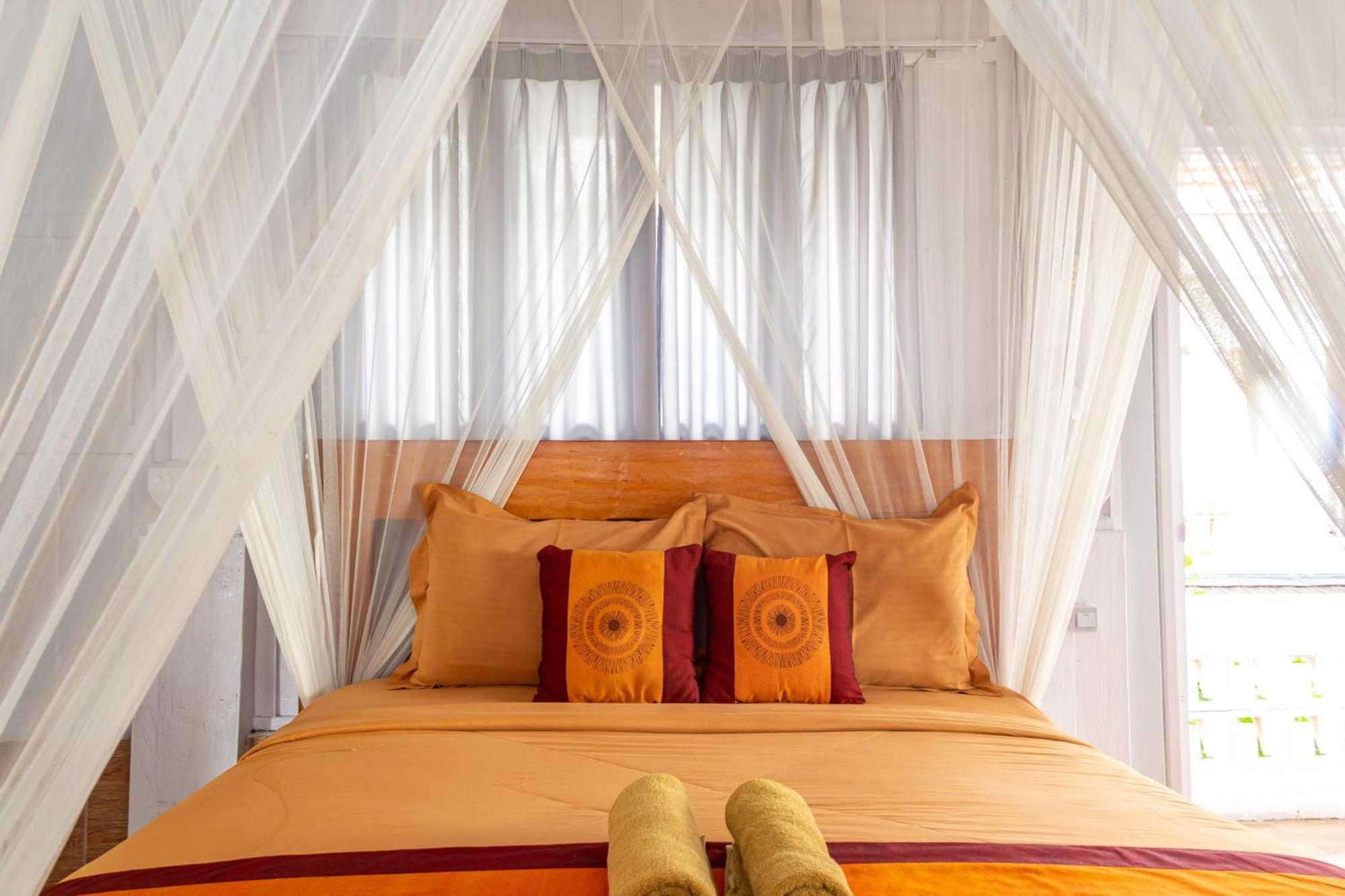 Kubu Sari Guest house *