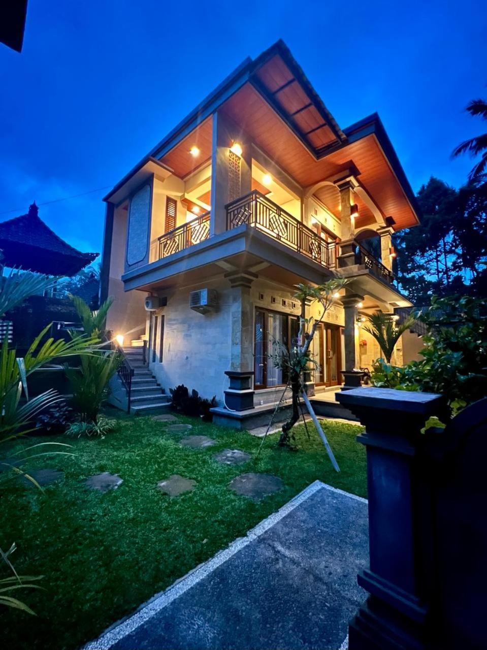 Rare House Apartemen *