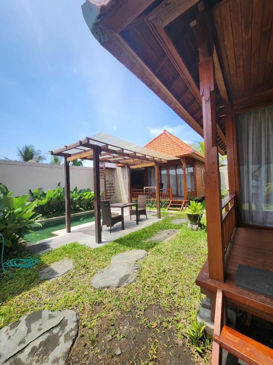Luena * Ubud