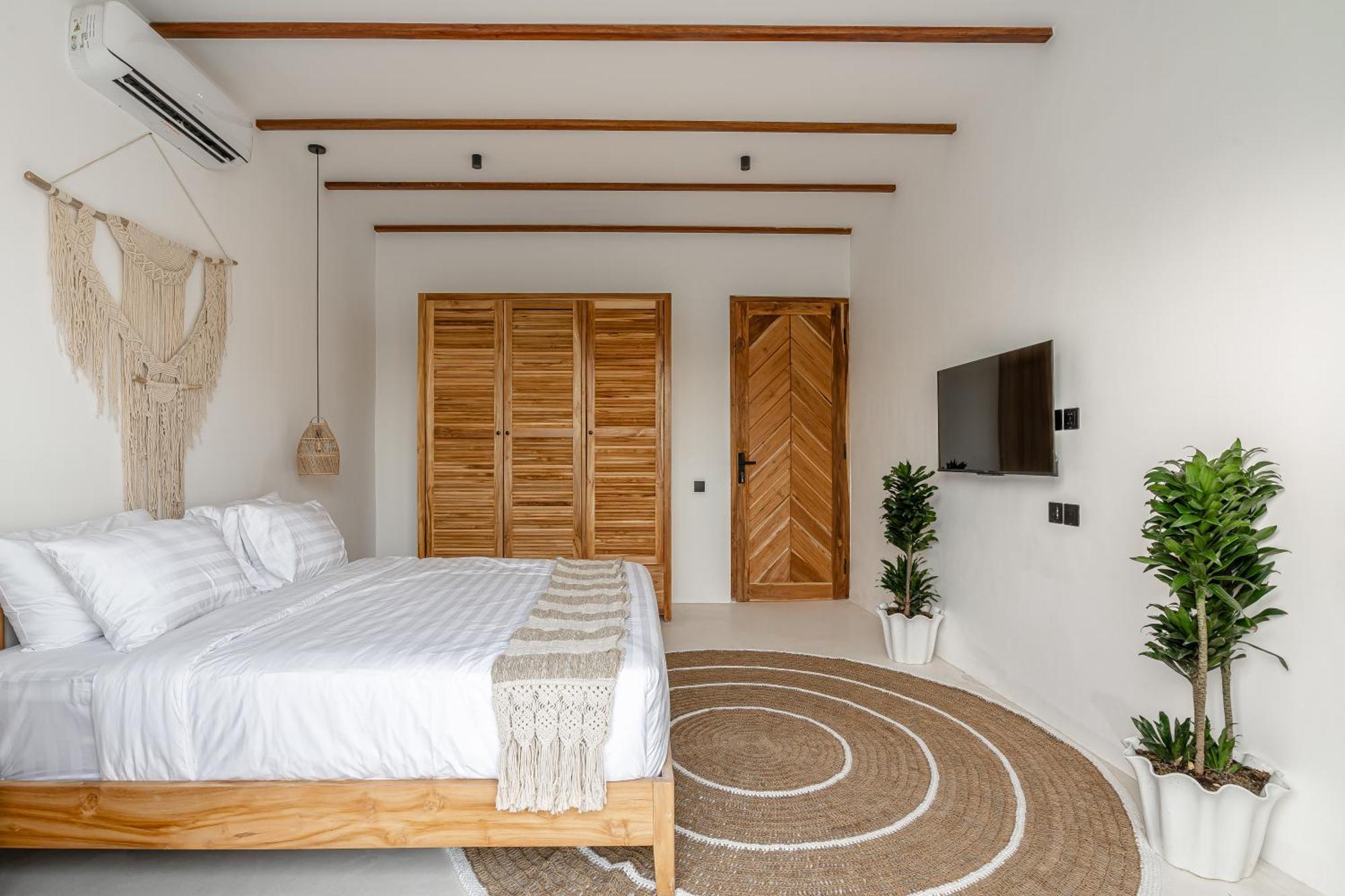 Udara By Evdekimi - Sapcious 4bd Pool With Lush Garden At Artistic Center Of Villa