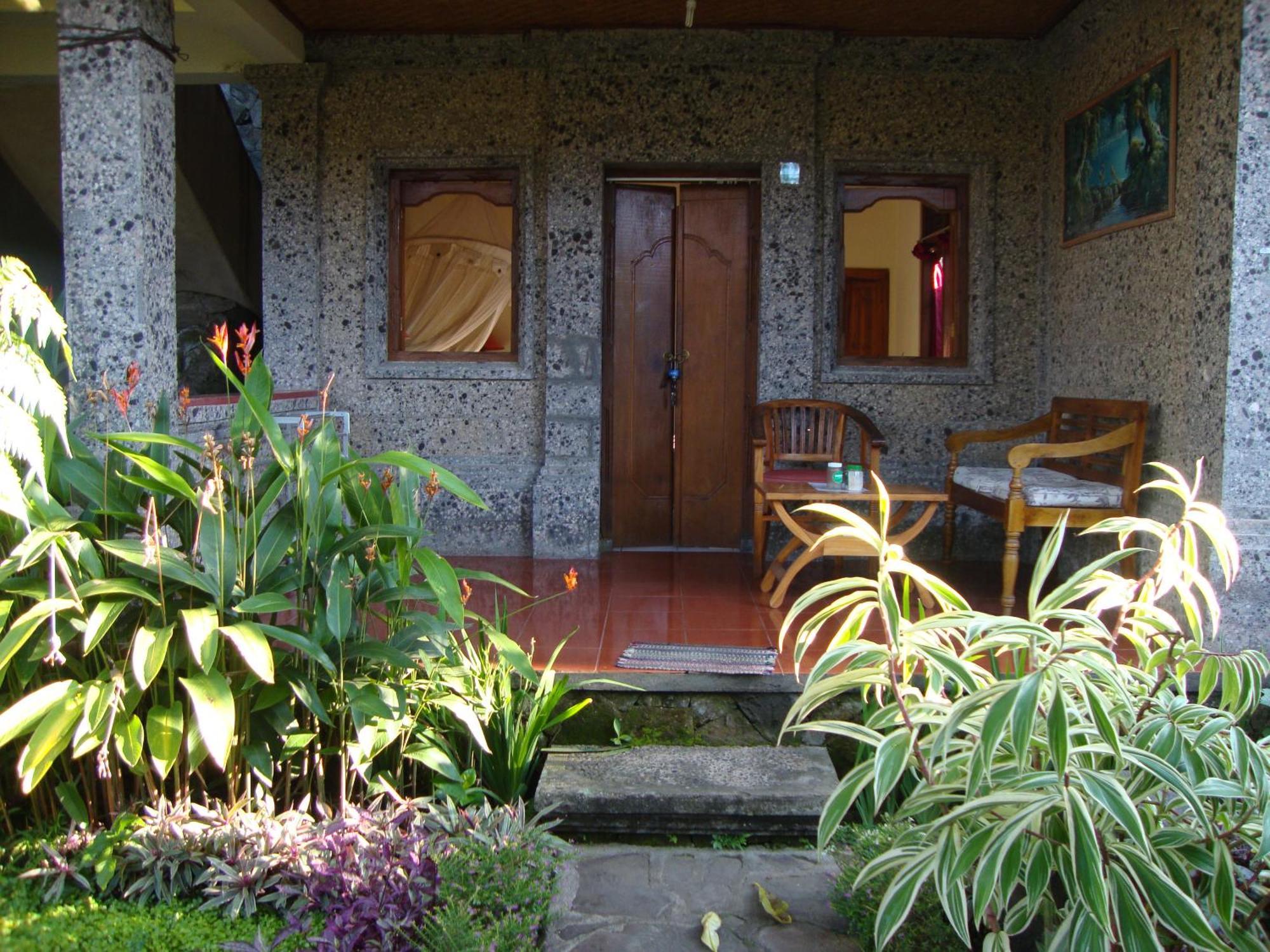 Gusti Home Stay Ubud *
