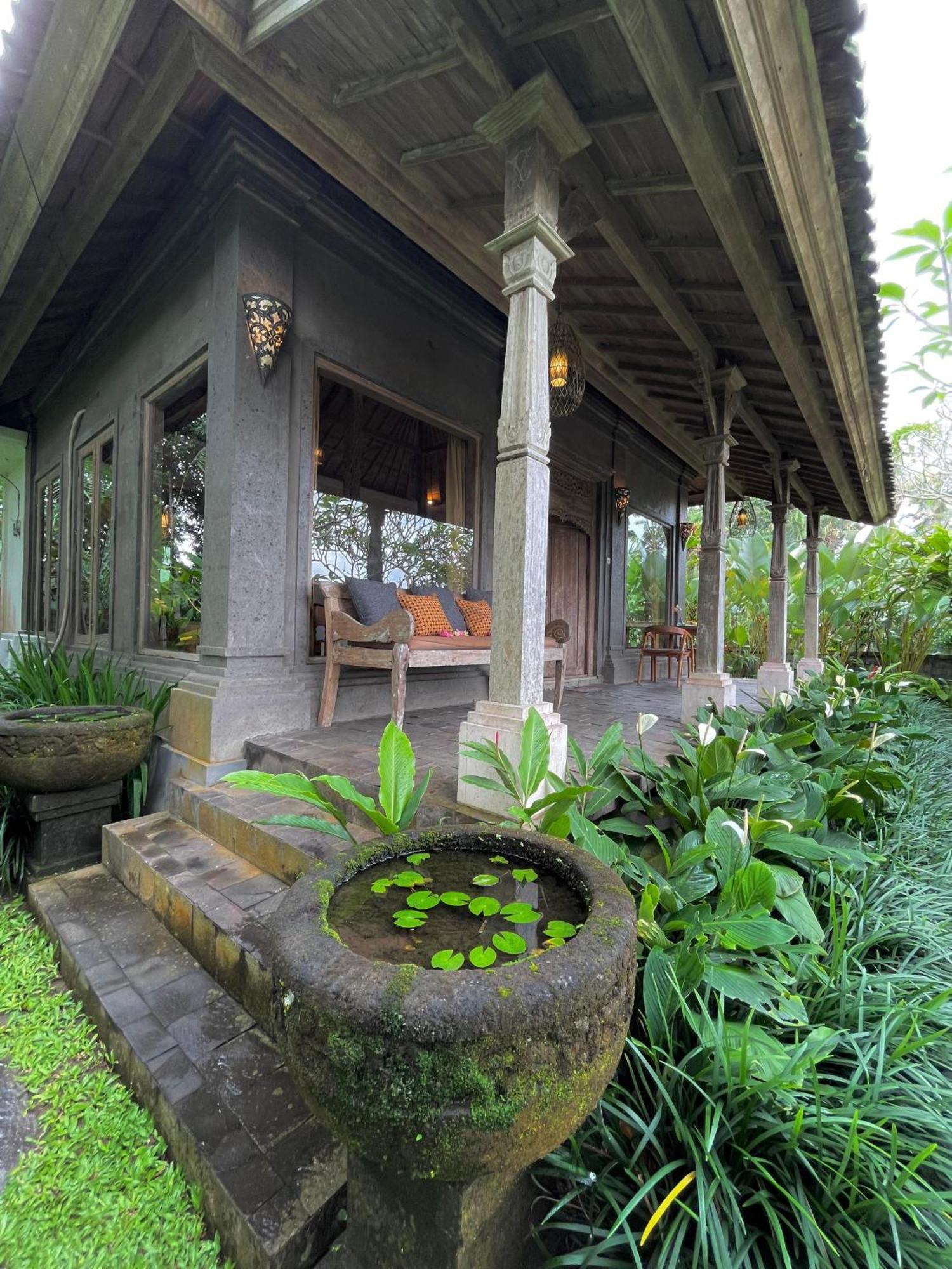 Thani Villa *