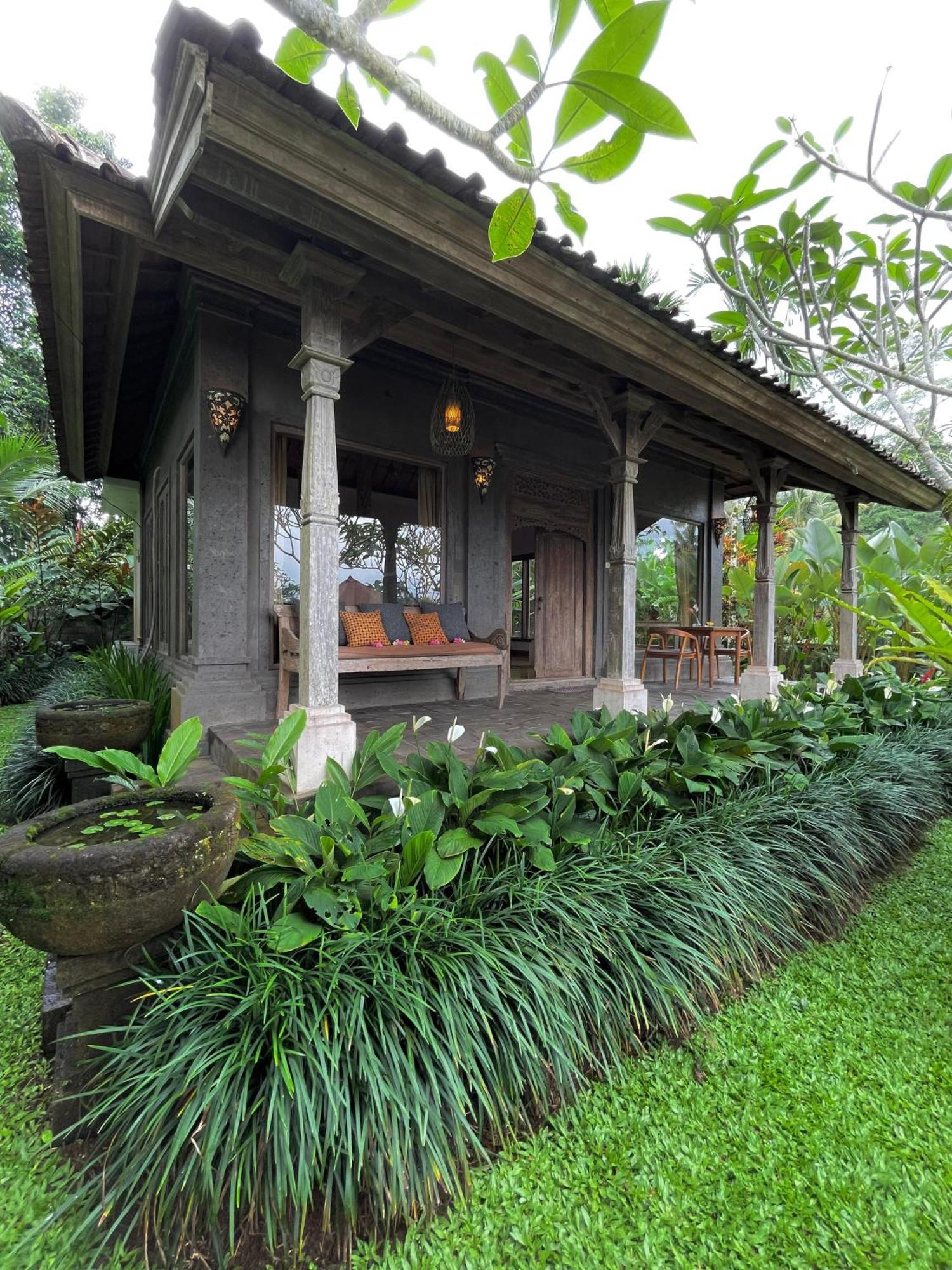 Thani * Ubud